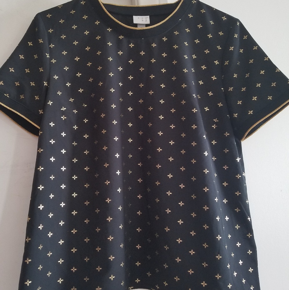 A New Day Med Black and Gold Patterned Top